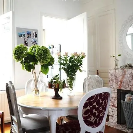 Les Bains House & Garden 5 Min Walk 度假居 *