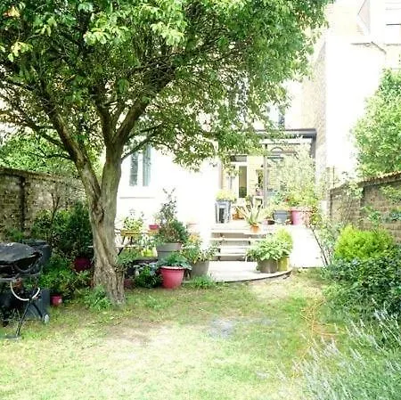 Les Bains House & Garden 5 Min Walk 度假居 *