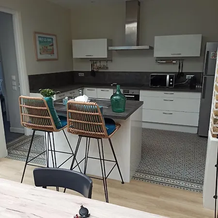 Les Bains House & Garden 5 Min Walk 度假居 *